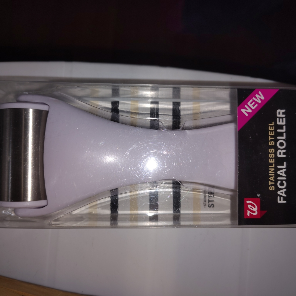 Stainless Steel Facial Roller NIB